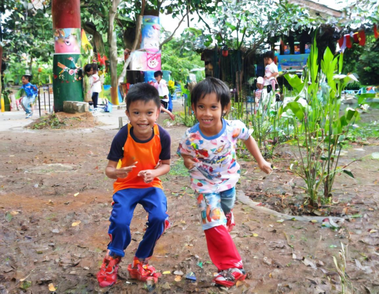 1. Taman Pintar: Edukasi Menyenangkan untuk Anak